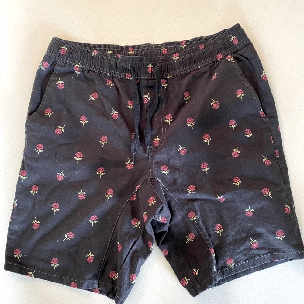 Rose print men’s shorts